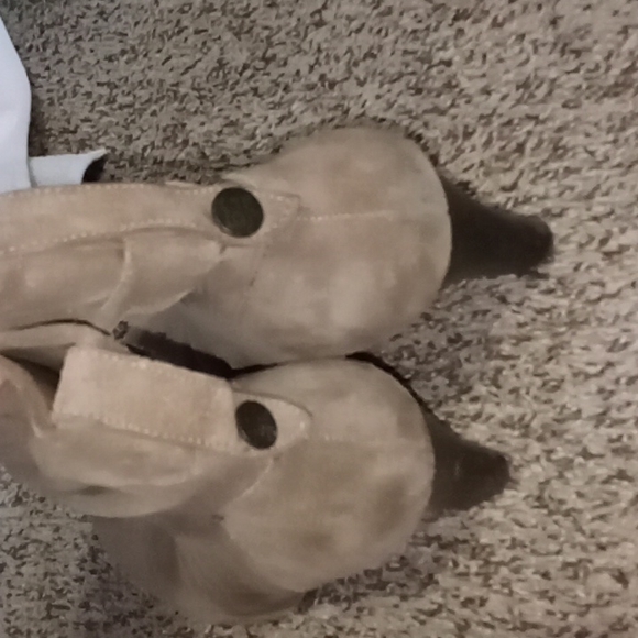 Shoes - Picture 2 of 2